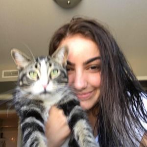 Meet your Posher, Dakota